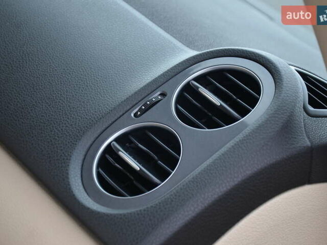 Белый Фольксваген Тигуан, объемом двигателя 2 л и пробегом 156 тыс. км за 12750 $, фото 63 на Automoto.ua