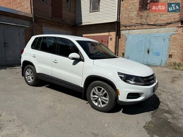 Білий Фольксваген Тігуан, об'ємом двигуна 1.97 л та пробігом 243 тис. км за 10999 $, фото 4 на Automoto.ua