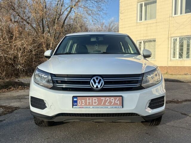 Білий Фольксваген Тігуан, об'ємом двигуна 2 л та пробігом 220 тис. км за 259 $, фото 3 на Automoto.ua
