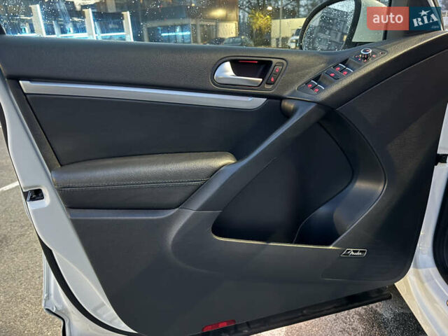 Белый Фольксваген Тигуан, объемом двигателя 1.98 л и пробегом 154 тыс. км за 14999 $, фото 13 на Automoto.ua