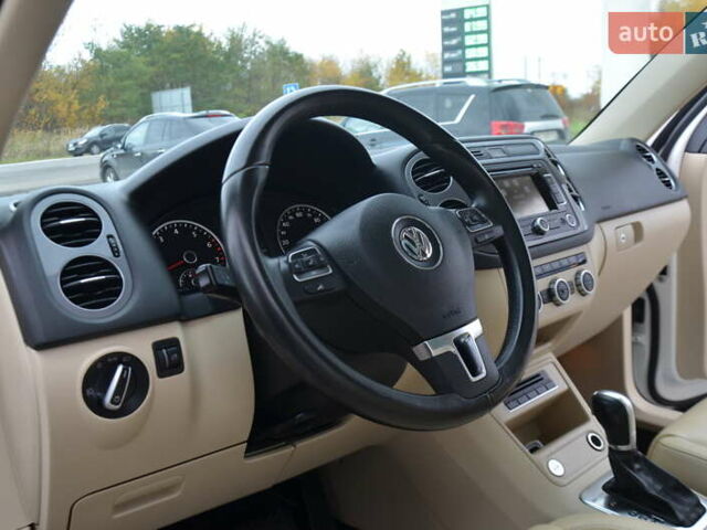 Белый Фольксваген Тигуан, объемом двигателя 2 л и пробегом 156 тыс. км за 12750 $, фото 38 на Automoto.ua