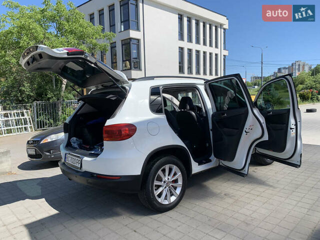 Белый Фольксваген Тигуан, объемом двигателя 1.98 л и пробегом 178 тыс. км за 15000 $, фото 5 на Automoto.ua