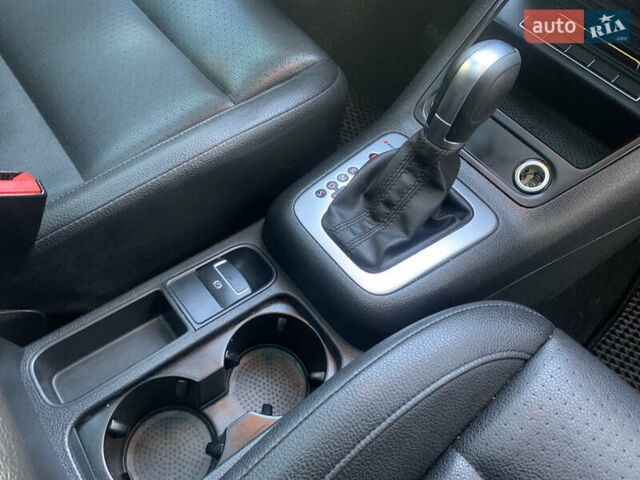 Білий Фольксваген Тігуан, об'ємом двигуна 1.98 л та пробігом 267 тис. км за 12400 $, фото 13 на Automoto.ua