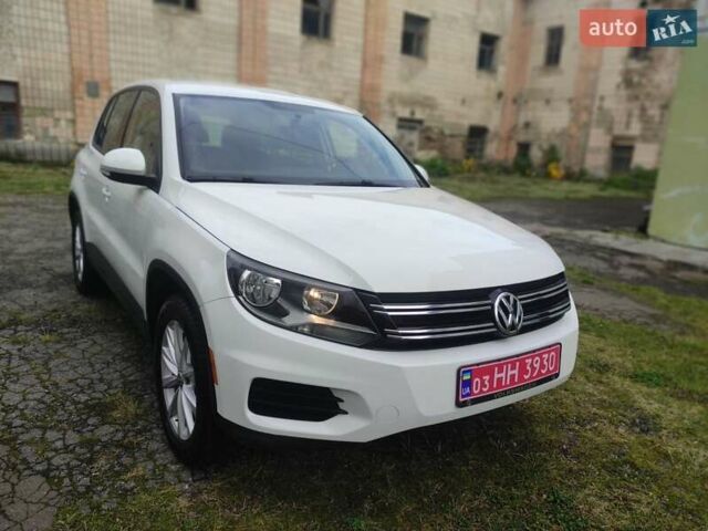 Білий Фольксваген Тігуан, об'ємом двигуна 2 л та пробігом 136 тис. км за 11800 $, фото 5 на Automoto.ua