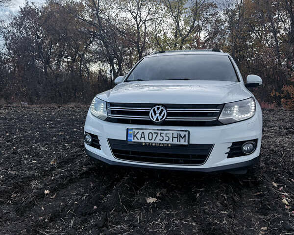 Белый Фольксваген Тигуан, объемом двигателя 1.97 л и пробегом 278 тыс. км за 15700 $, фото 2 на Automoto.ua