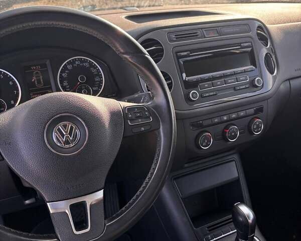 Білий Фольксваген Тігуан, об'ємом двигуна 2 л та пробігом 209 тис. км за 9499 $, фото 11 на Automoto.ua