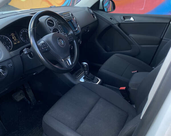 Белый Фольксваген Тигуан, объемом двигателя 1.98 л и пробегом 84 тыс. км за 12700 $, фото 4 на Automoto.ua