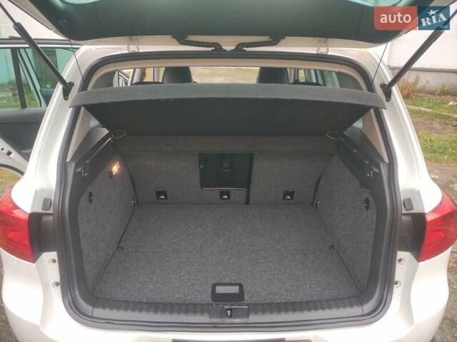 Білий Фольксваген Тігуан, об'ємом двигуна 2 л та пробігом 136 тис. км за 11800 $, фото 23 на Automoto.ua