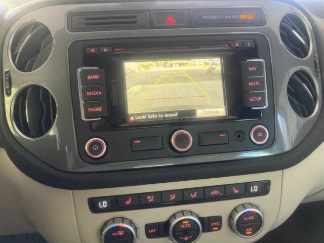 Білий Фольксваген Тігуан, об'ємом двигуна 2 л та пробігом 90 тис. км за 9500 $, фото 12 на Automoto.ua