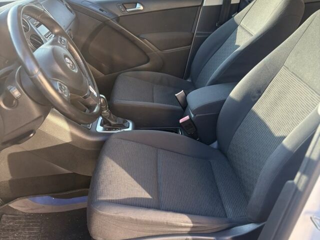 Білий Фольксваген Тігуан, об'ємом двигуна 2 л та пробігом 220 тис. км за 259 $, фото 18 на Automoto.ua