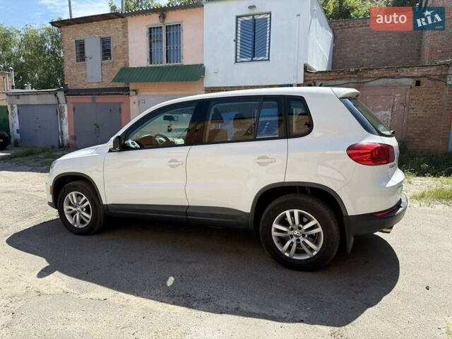 Білий Фольксваген Тігуан, об'ємом двигуна 1.97 л та пробігом 243 тис. км за 10999 $, фото 7 на Automoto.ua