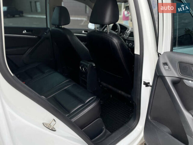 Белый Фольксваген Тигуан, объемом двигателя 2 л и пробегом 161 тыс. км за 12750 $, фото 15 на Automoto.ua