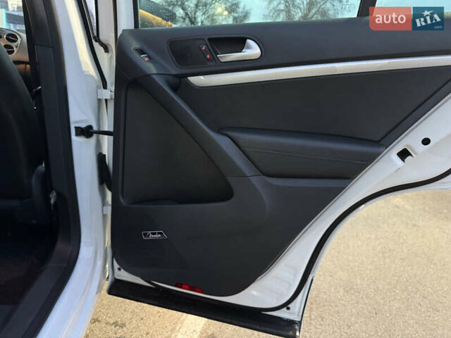 Белый Фольксваген Тигуан, объемом двигателя 1.98 л и пробегом 154 тыс. км за 14999 $, фото 8 на Automoto.ua