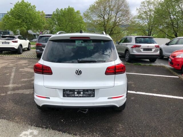 Білий Фольксваген Тігуан, об'ємом двигуна 2 л та пробігом 142 тис. км за 9200 $, фото 10 на Automoto.ua