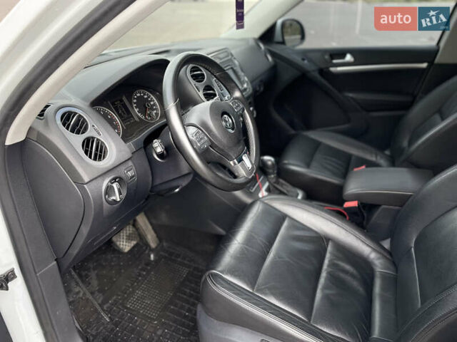 Белый Фольксваген Тигуан, объемом двигателя 2 л и пробегом 161 тыс. км за 12750 $, фото 19 на Automoto.ua