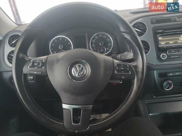 Білий Фольксваген Тігуан, об'ємом двигуна 2 л та пробігом 136 тис. км за 11800 $, фото 30 на Automoto.ua