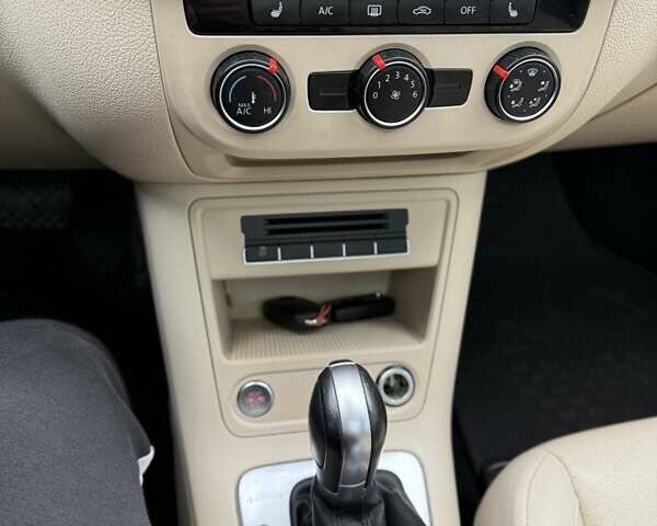 Белый Фольксваген Тигуан, объемом двигателя 2.01 л и пробегом 122 тыс. км за 12300 $, фото 23 на Automoto.ua