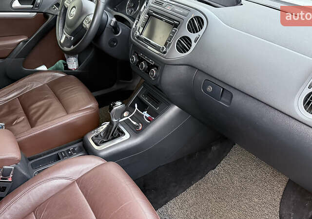 Белый Фольксваген Тигуан, объемом двигателя 1.97 л и пробегом 278 тыс. км за 15700 $, фото 19 на Automoto.ua