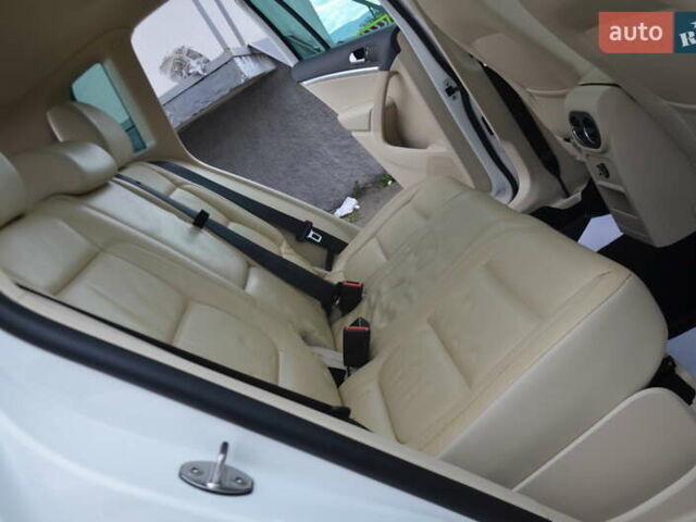 Белый Фольксваген Тигуан, объемом двигателя 2 л и пробегом 156 тыс. км за 12750 $, фото 56 на Automoto.ua