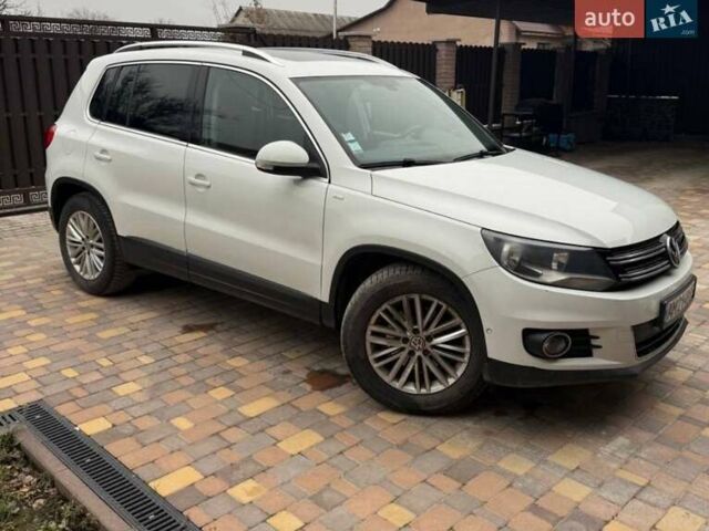 Белый Фольксваген Тигуан, объемом двигателя 1.97 л и пробегом 199 тыс. км за 15700 $, фото 1 на Automoto.ua
