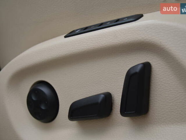 Белый Фольксваген Тигуан, объемом двигателя 2 л и пробегом 156 тыс. км за 12750 $, фото 45 на Automoto.ua