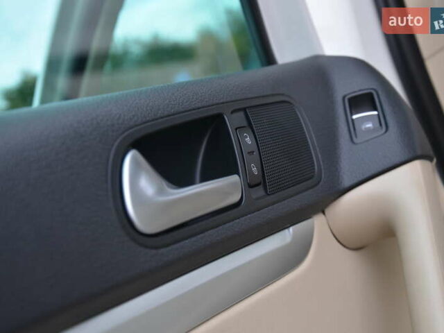 Белый Фольксваген Тигуан, объемом двигателя 2 л и пробегом 156 тыс. км за 12750 $, фото 49 на Automoto.ua