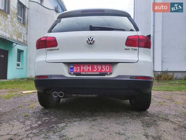 Білий Фольксваген Тігуан, об'ємом двигуна 2 л та пробігом 136 тис. км за 11800 $, фото 13 на Automoto.ua