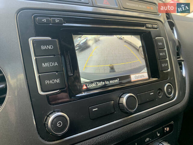 Білий Фольксваген Тігуан, об'ємом двигуна 1.98 л та пробігом 267 тис. км за 12400 $, фото 27 на Automoto.ua