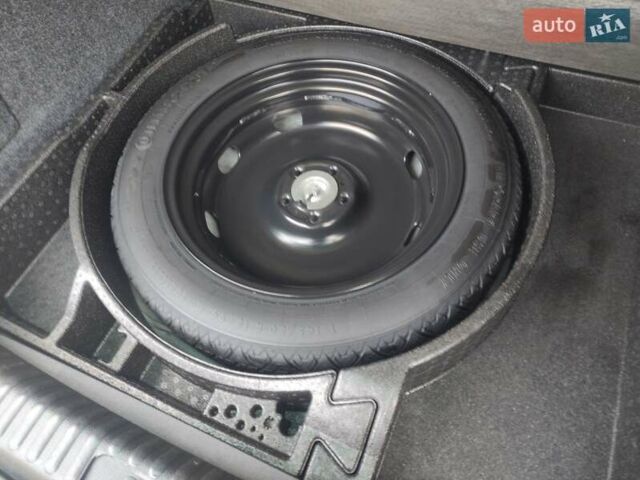 Білий Фольксваген Тігуан, об'ємом двигуна 2 л та пробігом 136 тис. км за 11800 $, фото 16 на Automoto.ua