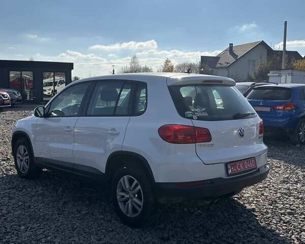 Білий Фольксваген Тігуан, об'ємом двигуна 2 л та пробігом 209 тис. км за 9499 $, фото 4 на Automoto.ua
