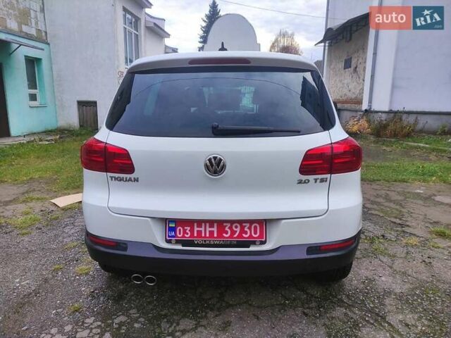 Білий Фольксваген Тігуан, об'ємом двигуна 2 л та пробігом 136 тис. км за 11800 $, фото 6 на Automoto.ua