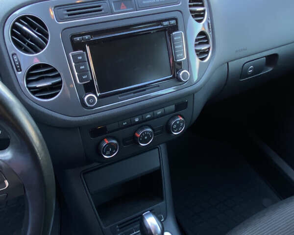 Белый Фольксваген Тигуан, объемом двигателя 1.98 л и пробегом 84 тыс. км за 12700 $, фото 6 на Automoto.ua