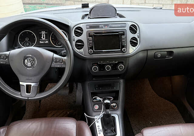 Белый Фольксваген Тигуан, объемом двигателя 1.97 л и пробегом 278 тыс. км за 15700 $, фото 16 на Automoto.ua