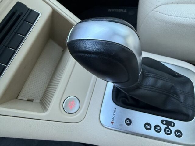 Білий Фольксваген Тігуан, об'ємом двигуна 2 л та пробігом 122 тис. км за 12200 $, фото 22 на Automoto.ua