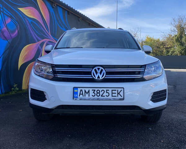 Белый Фольксваген Тигуан, объемом двигателя 1.98 л и пробегом 84 тыс. км за 12700 $, фото 2 на Automoto.ua