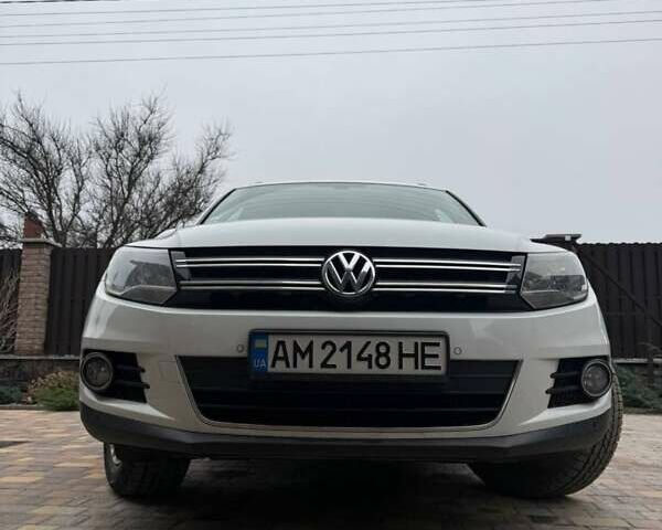 Белый Фольксваген Тигуан, объемом двигателя 1.97 л и пробегом 199 тыс. км за 15700 $, фото 2 на Automoto.ua