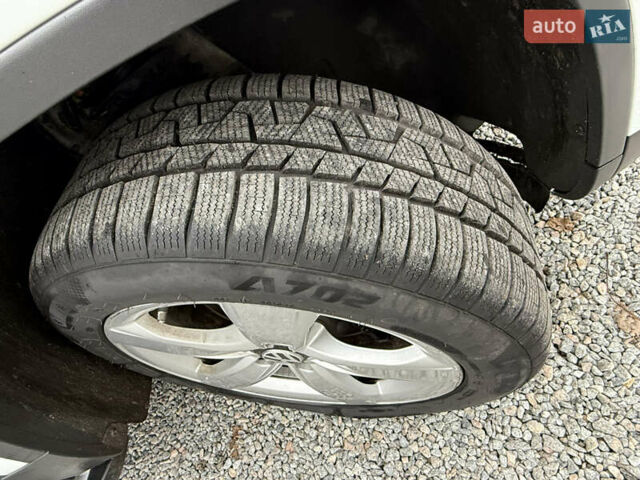 Білий Фольксваген Тігуан, об'ємом двигуна 1.97 л та пробігом 279 тис. км за 12999 $, фото 37 на Automoto.ua