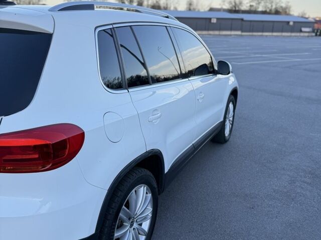 Білий Фольксваген Тігуан, об'ємом двигуна 2 л та пробігом 122 тис. км за 12200 $, фото 9 на Automoto.ua