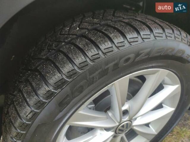 Білий Фольксваген Тігуан, об'ємом двигуна 2 л та пробігом 136 тис. км за 11800 $, фото 17 на Automoto.ua