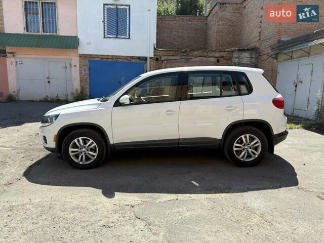 Білий Фольксваген Тігуан, об'ємом двигуна 1.97 л та пробігом 243 тис. км за 10999 $, фото 2 на Automoto.ua