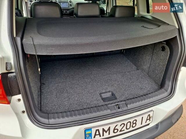 Білий Фольксваген Тігуан, об'ємом двигуна 1.97 л та пробігом 169 тис. км за 15500 $, фото 20 на Automoto.ua