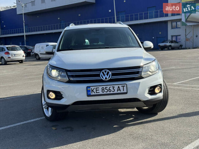Белый Фольксваген Тигуан, объемом двигателя 1.98 л и пробегом 153 тыс. км за 15800 $, фото 2 на Automoto.ua