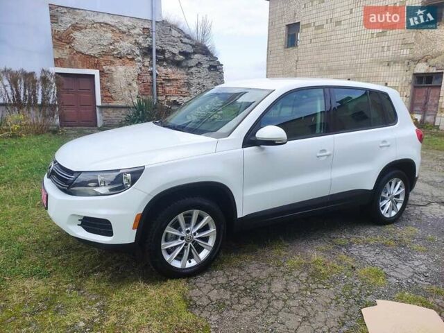 Білий Фольксваген Тігуан, об'ємом двигуна 2 л та пробігом 136 тис. км за 11800 $, фото 3 на Automoto.ua