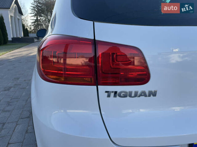 Белый Фольксваген Тигуан, объемом двигателя 2 л и пробегом 283 тыс. км за 10700 $, фото 62 на Automoto.ua