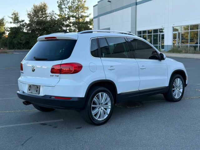 Білий Фольксваген Тігуан, об'ємом двигуна 2 л та пробігом 72 тис. км за 5400 $, фото 4 на Automoto.ua