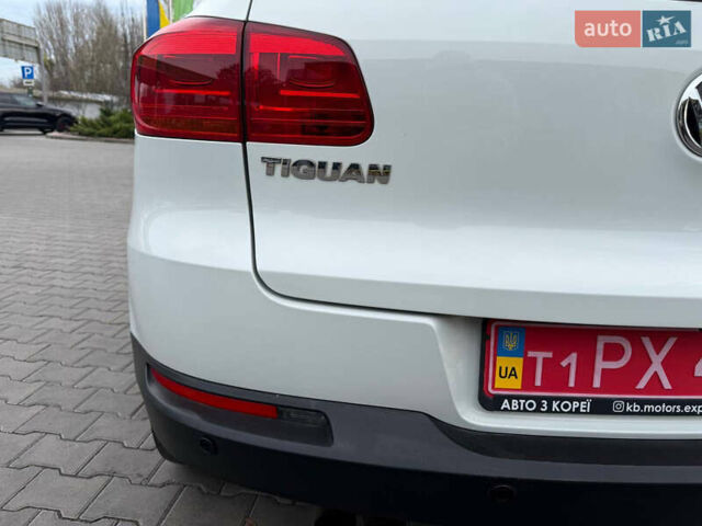Білий Фольксваген Тігуан, об'ємом двигуна 2 л та пробігом 151 тис. км за 15300 $, фото 40 на Automoto.ua