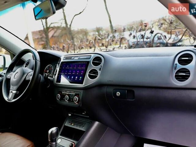 Белый Фольксваген Тигуан, объемом двигателя 2 л и пробегом 130 тыс. км за 16950 $, фото 67 на Automoto.ua