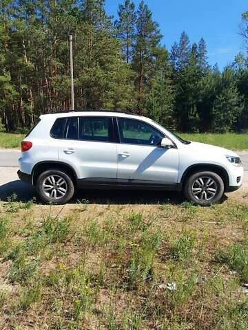 Белый Фольксваген Тигуан, объемом двигателя 1.98 л и пробегом 159 тыс. км за 13000 $, фото 4 на Automoto.ua