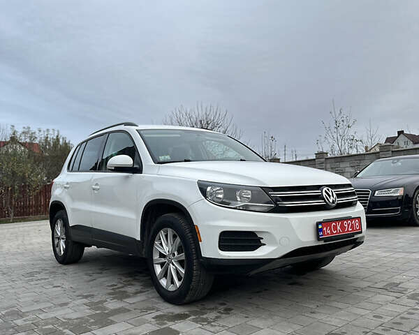 Білий Фольксваген Тігуан, об'ємом двигуна 2 л та пробігом 205 тис. км за 10250 $, фото 4 на Automoto.ua
