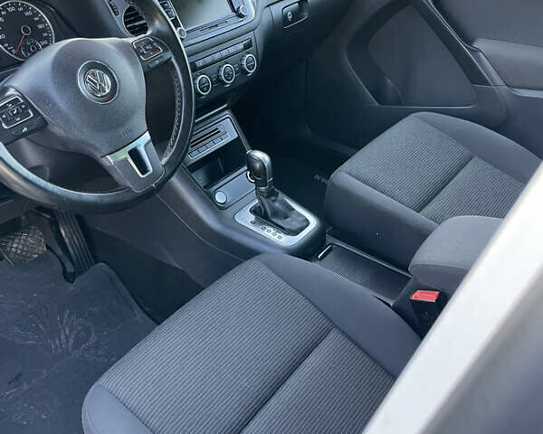 Белый Фольксваген Тигуан, объемом двигателя 2 л и пробегом 283 тыс. км за 10700 $, фото 32 на Automoto.ua